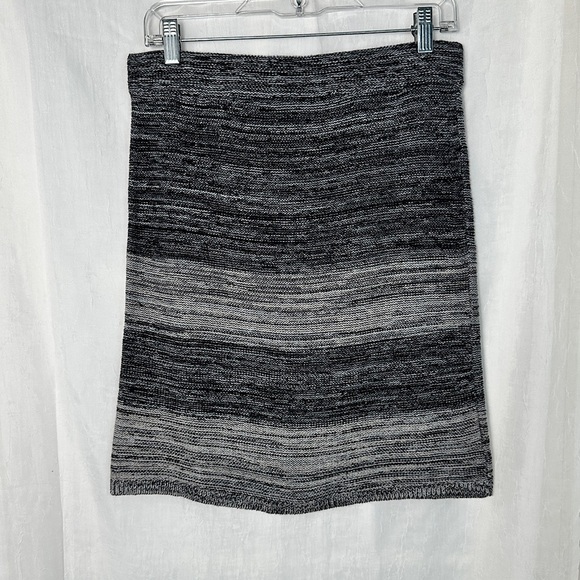 NWT LOFT Mini Sweater Skirt Marled Gray Ombré Stretchy Knit Sz Small - Picture 11 of 14